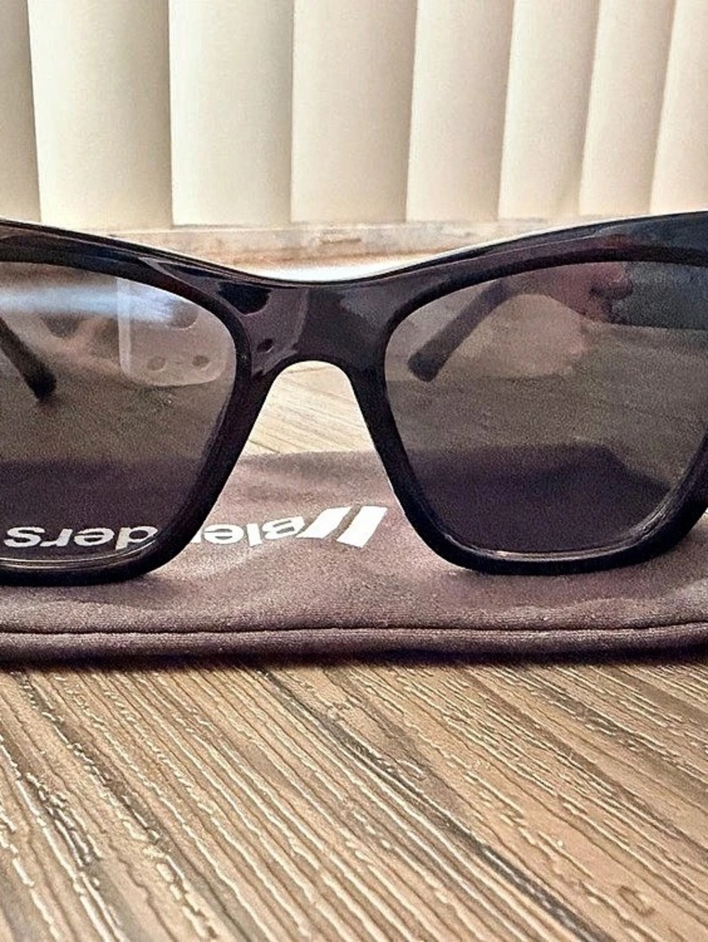 Blenders Rikki Cat Eye Black Polarized Sunglasses Like New